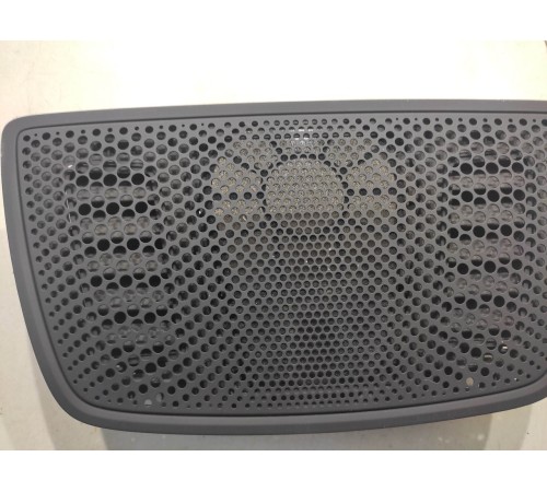 Накладка центрального динамика