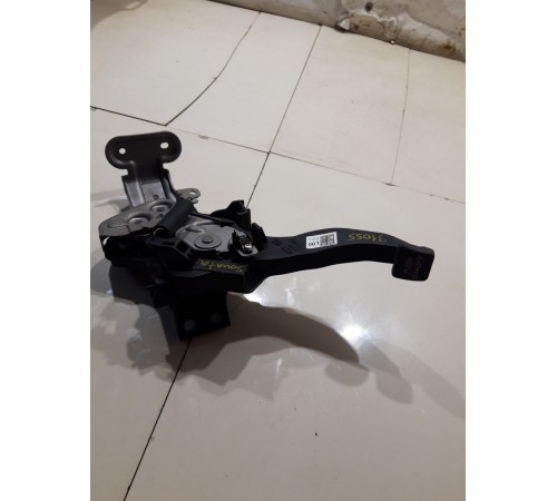 Педаль ручного тормоза