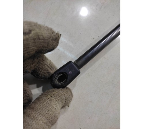 Амортизатор багажника (правый)