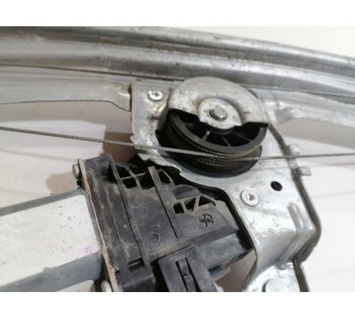 Стеклоподъемник двери задний правый