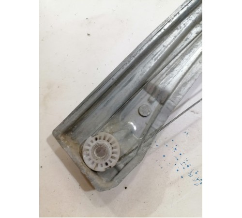 Стеклоподъемник двери задний правый