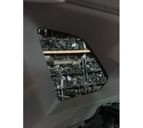 Глухое стекло(заднее правое)