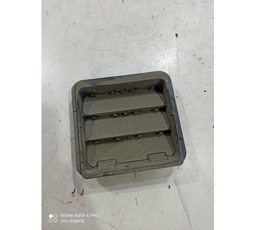 Решетка вентиляционная (правая)