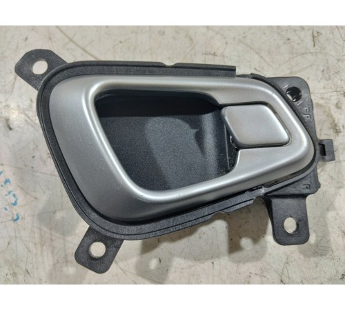 Ручка двери передняя правая внутренняя