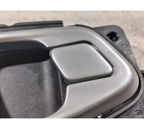 Ручка двери передняя правая внутренняя