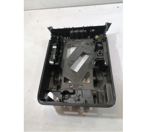 Кронштейн ящика для инструмента