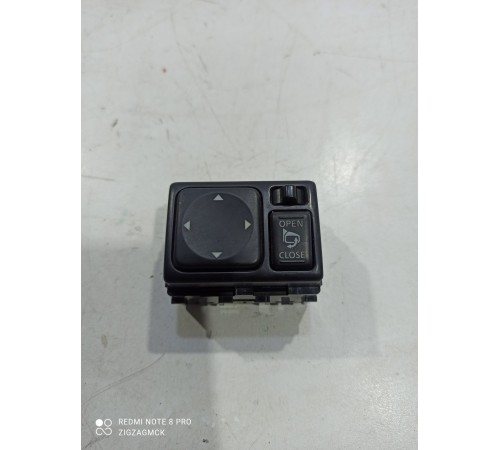 Джойстик управления регулировкой зеркал