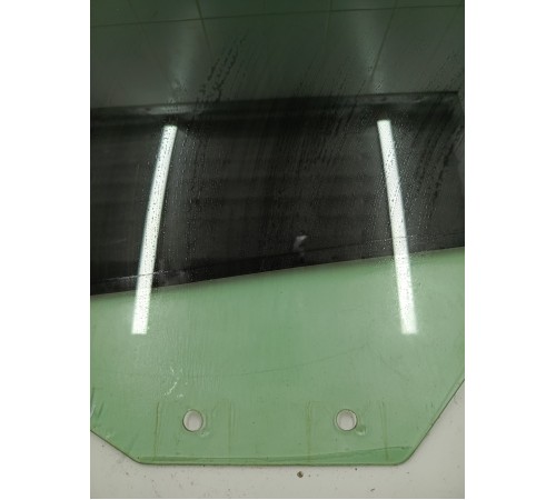 Стекло двери заднее левое