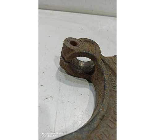 Рычаг(вилка) амортизатора передний левый