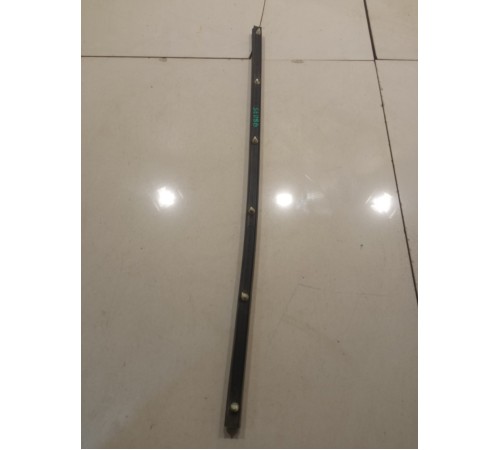 Уплотнитель капота