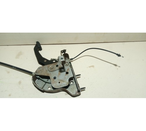 Педаль стояночного тормоза