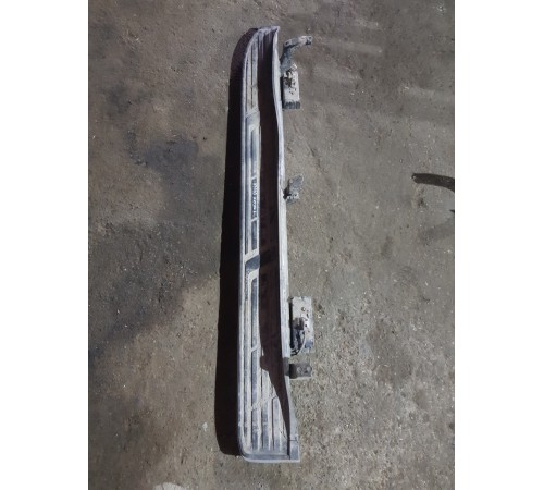 Подножка порога левая