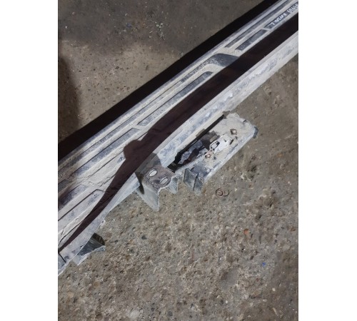 Подножка порога левая