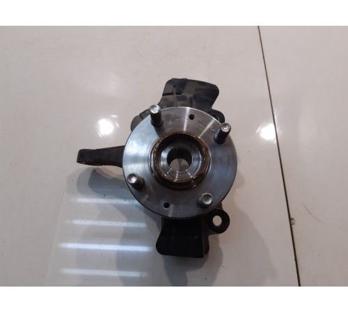 Кулак поворотный передний правый