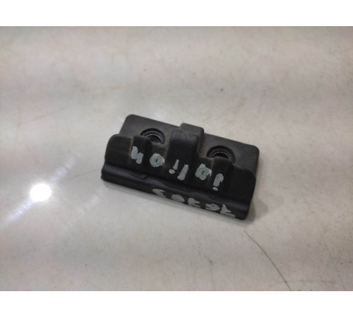 Упор двери багажника(левый)