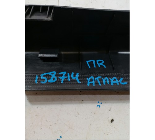 Накладка порога передняя правая