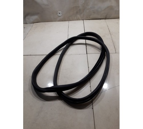 Уплотнитель двери(задний левый)