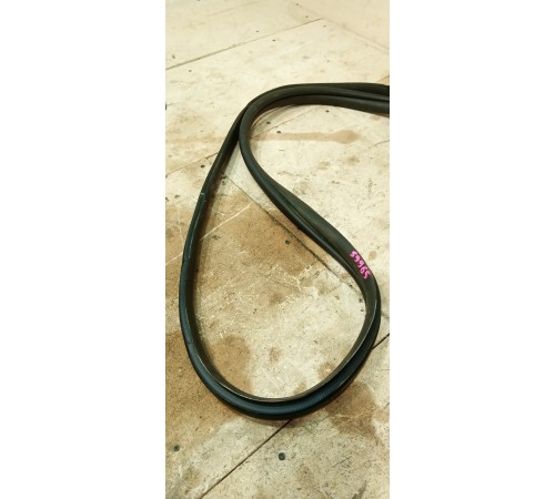 Резинка уплотнительная передняя правая