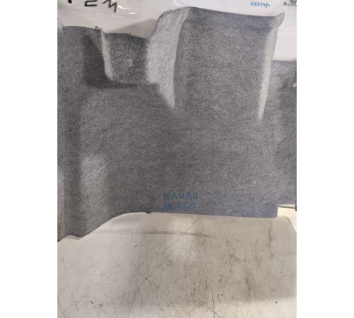 Обшивка багажника правая