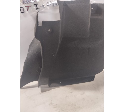 Обшивка багажника правая