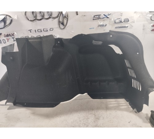 Обшивка багажника правая