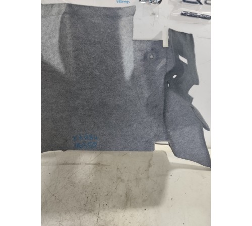 Обшивка багажника правая