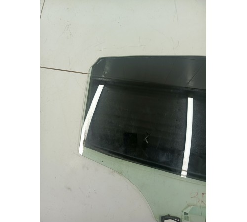 Стекло заднее