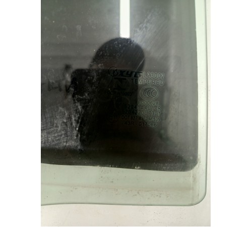 Стекло заднее