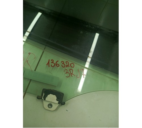 Стекло заднее