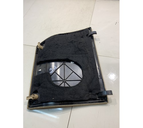 Обшивка багажника (левая)