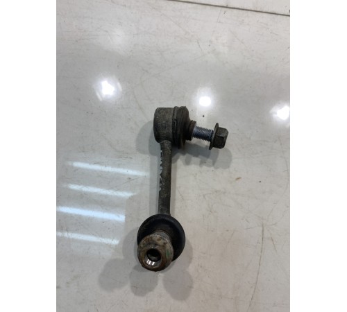 Стойка заднего стабилизатора