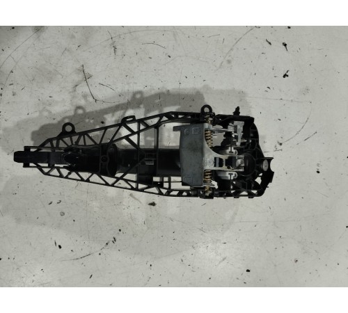 Ручка двери (задняя левая внешняя)