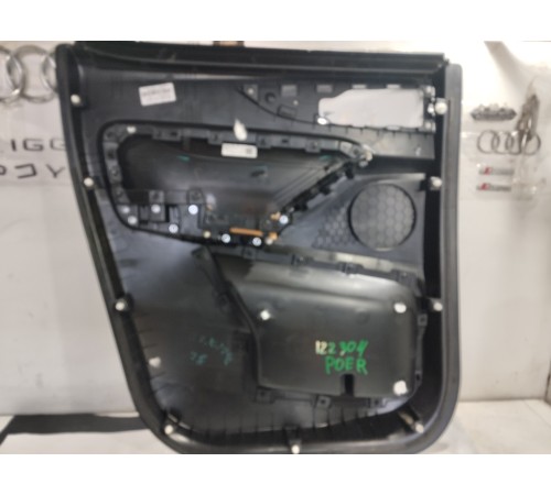 Обшивка двери задняя правая