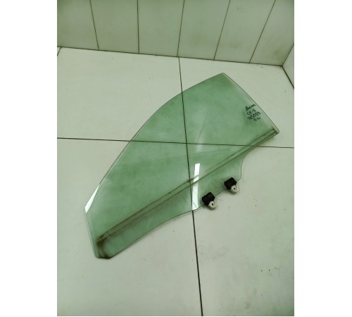 Стекло двери переднее левое