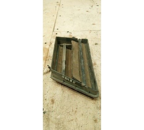 Воздуховод кузовной задний правый