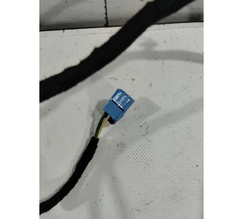 Электропроводка двери (передняя левая)