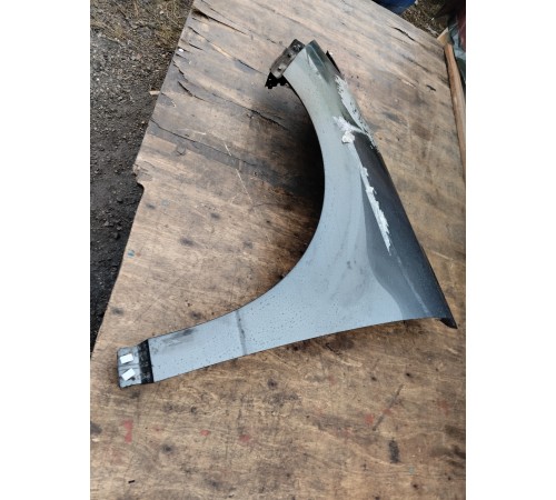 Крыло переднее левое