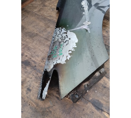 Крыло переднее левое