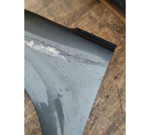 Крыло переднее левое