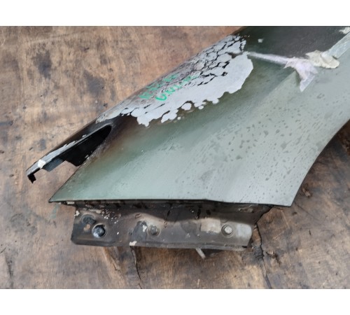 Крыло переднее левое