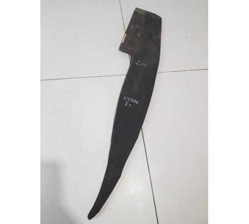 Уплотнитель крыла правый