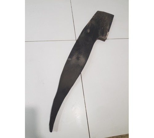 Уплотнитель крыла правый