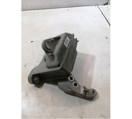 Опора двигателя правая