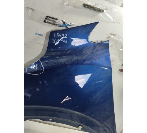 Крыло переднее левое