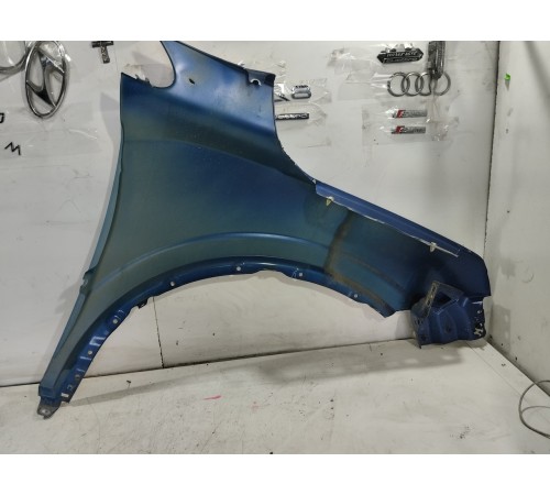 Крыло переднее левое