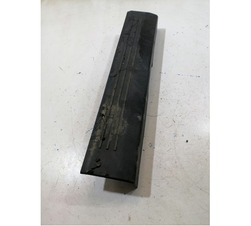 Накладка на порог правая передняя 