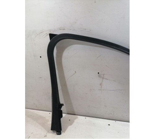 Накладка двери передняя левая