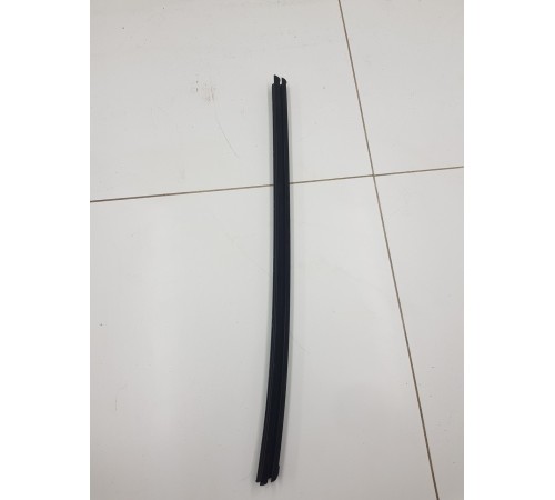 Уплотнитель стекла задний правый