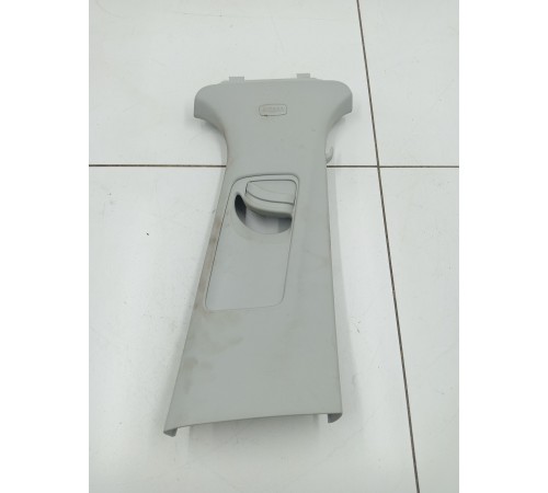 Обшивка центральной стойки правая верхняя