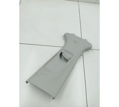 Обшивка центральной стойки правая верхняя